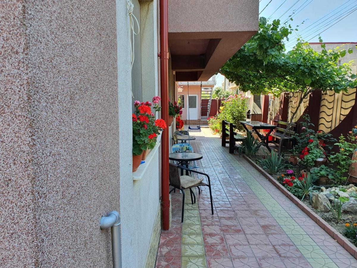 Casa Ultraviolet Hotell Năvodari Exteriör bild