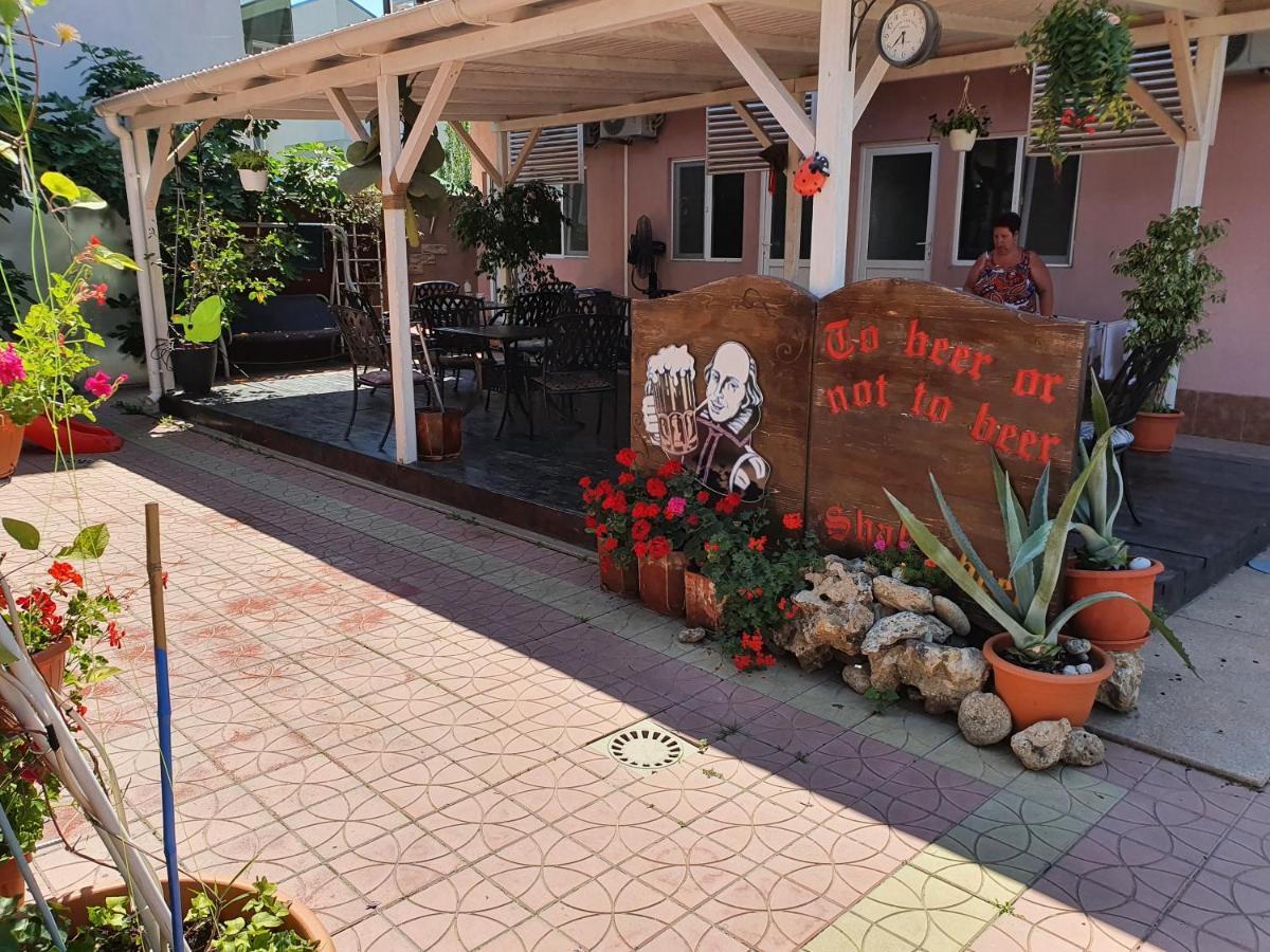 Casa Ultraviolet Hotell Năvodari Exteriör bild