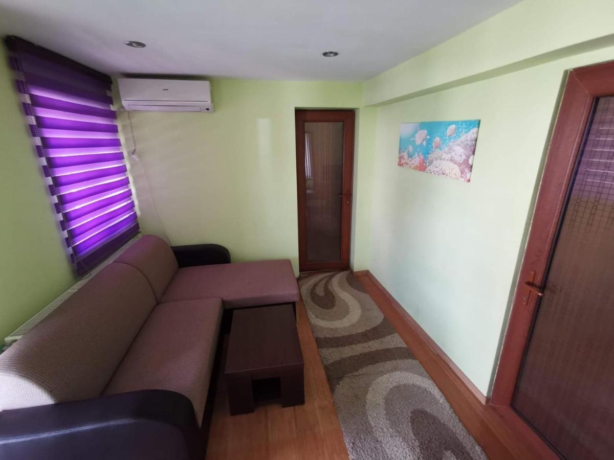 Casa Ultraviolet Hotell Năvodari Exteriör bild
