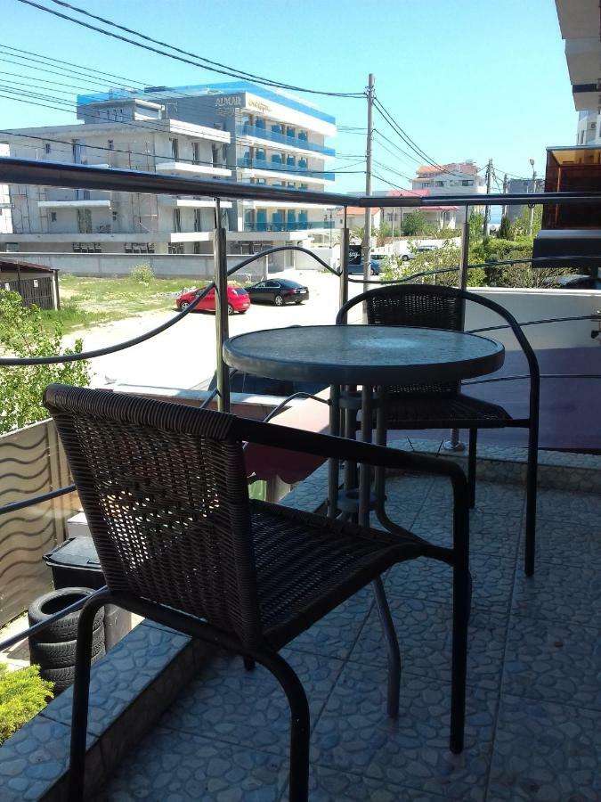 Casa Ultraviolet Hotell Năvodari Exteriör bild