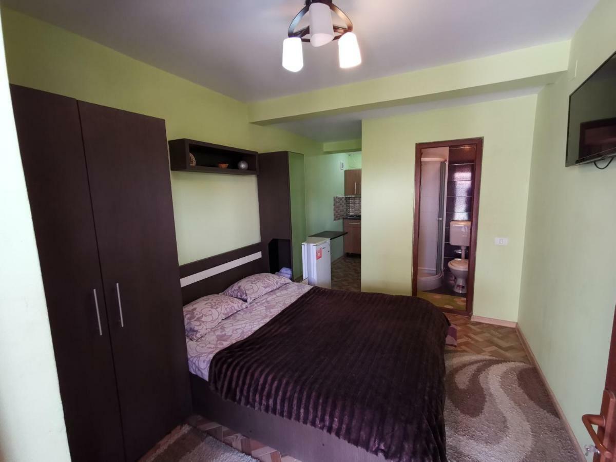 Casa Ultraviolet Hotell Năvodari Exteriör bild