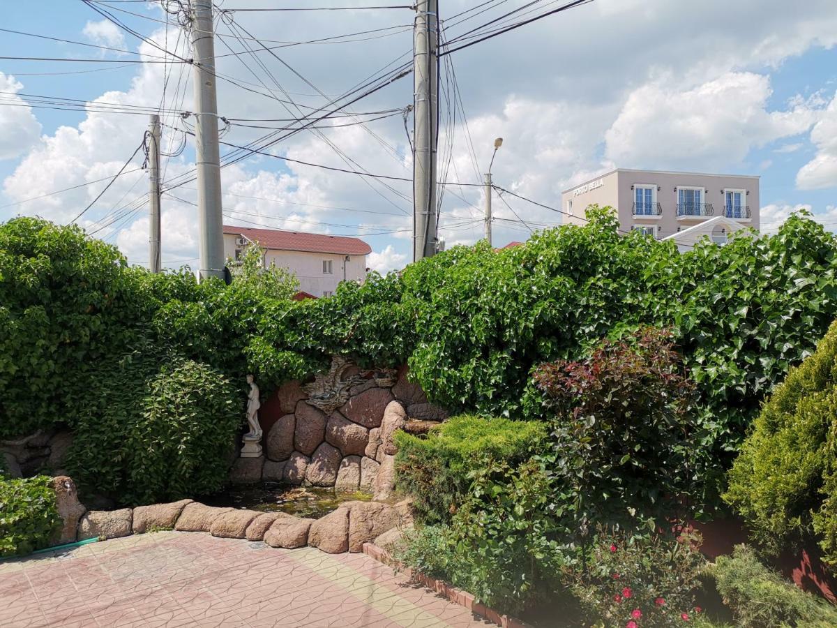Casa Ultraviolet Hotell Năvodari Exteriör bild